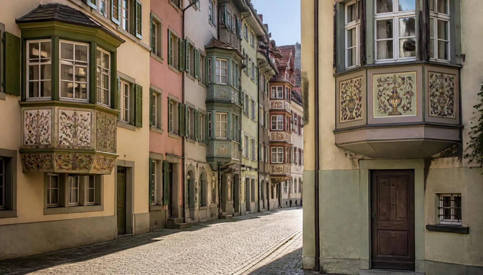 Bemalte Erker an Wohnhäusern in der St. Galler Altstadt